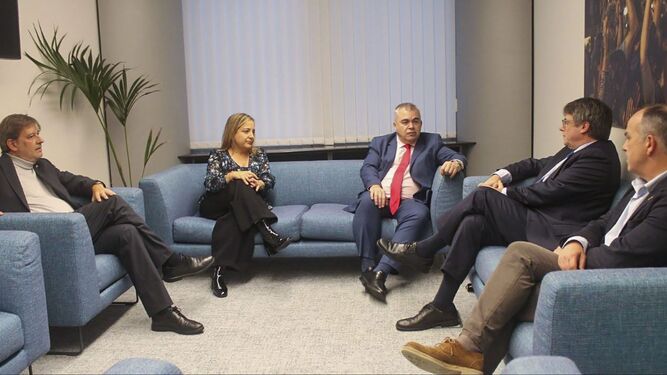 Reunión de dirigentes socialistas con Puigdemont el pasado mes de octubre